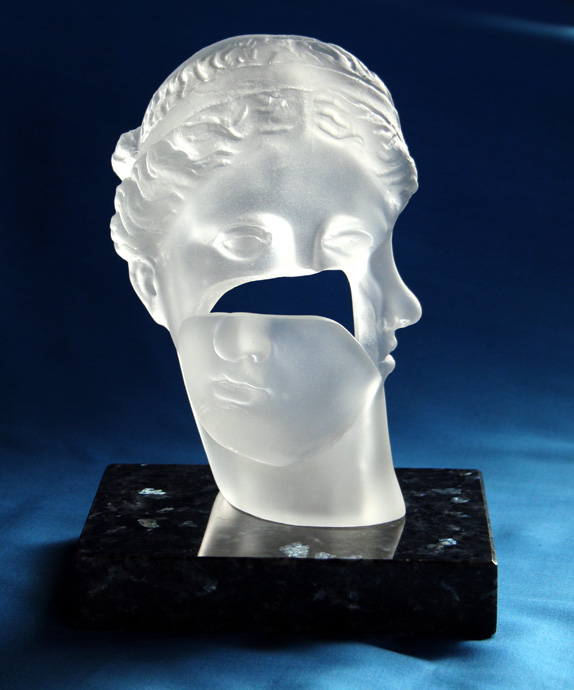 Glass art sculpture of Emerging by Sue Hawker